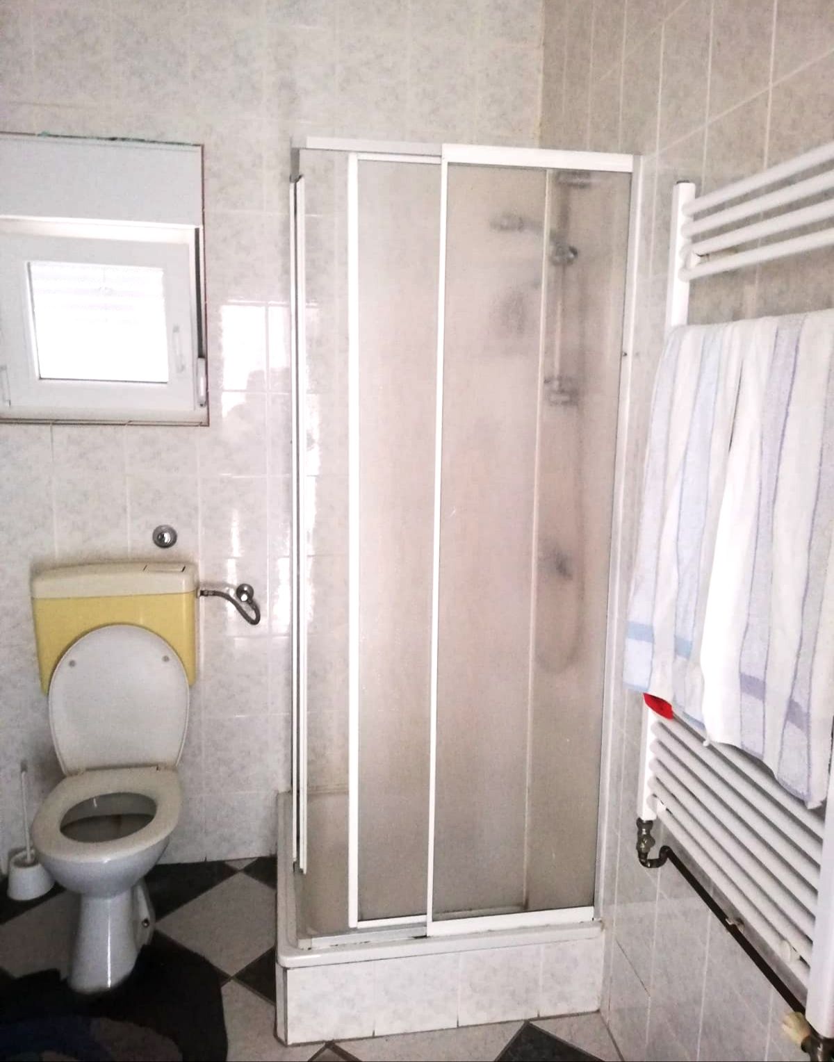 apartman u pirovcu - slika 11