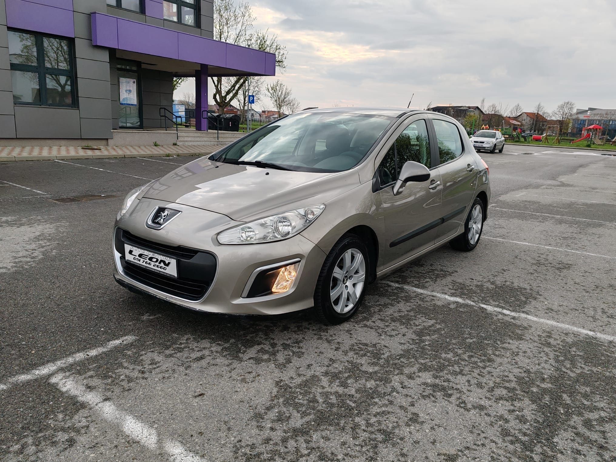Peugeot 308 1,6 HDi 275000 km , 2011, reg-02/26 - Slavonski Brod