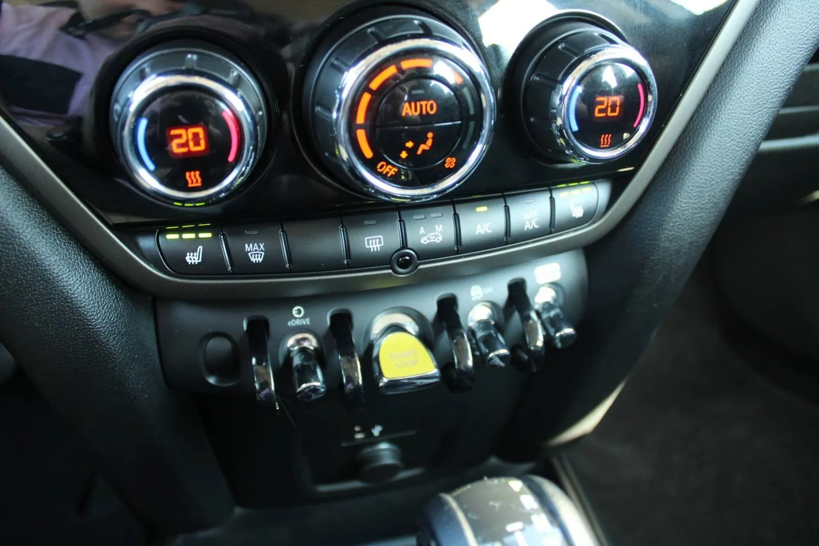 mini countryman se all4 automatik *led, navigacija, kamera* - slika 19