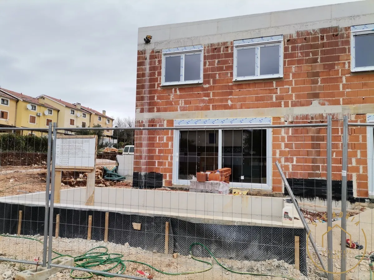 moderna kuća u nizu sa bazenom, vabriga - slika 5