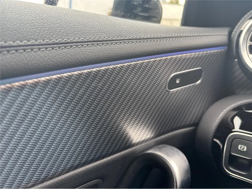 mercedes-benz cla klasa cla 180d automatik luxury line - slika 18