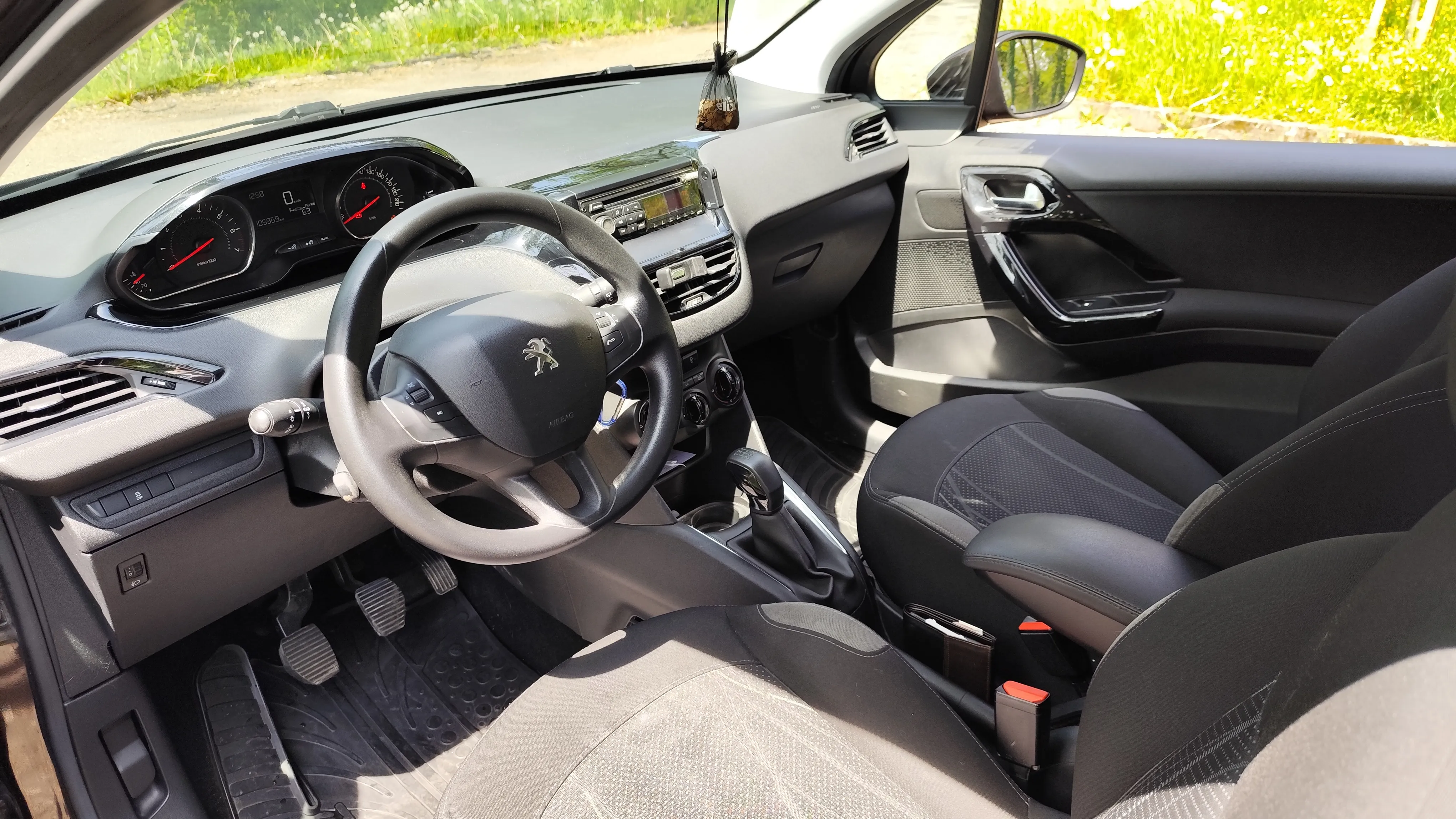 peugeot 208 1.4 vti active - slika 5