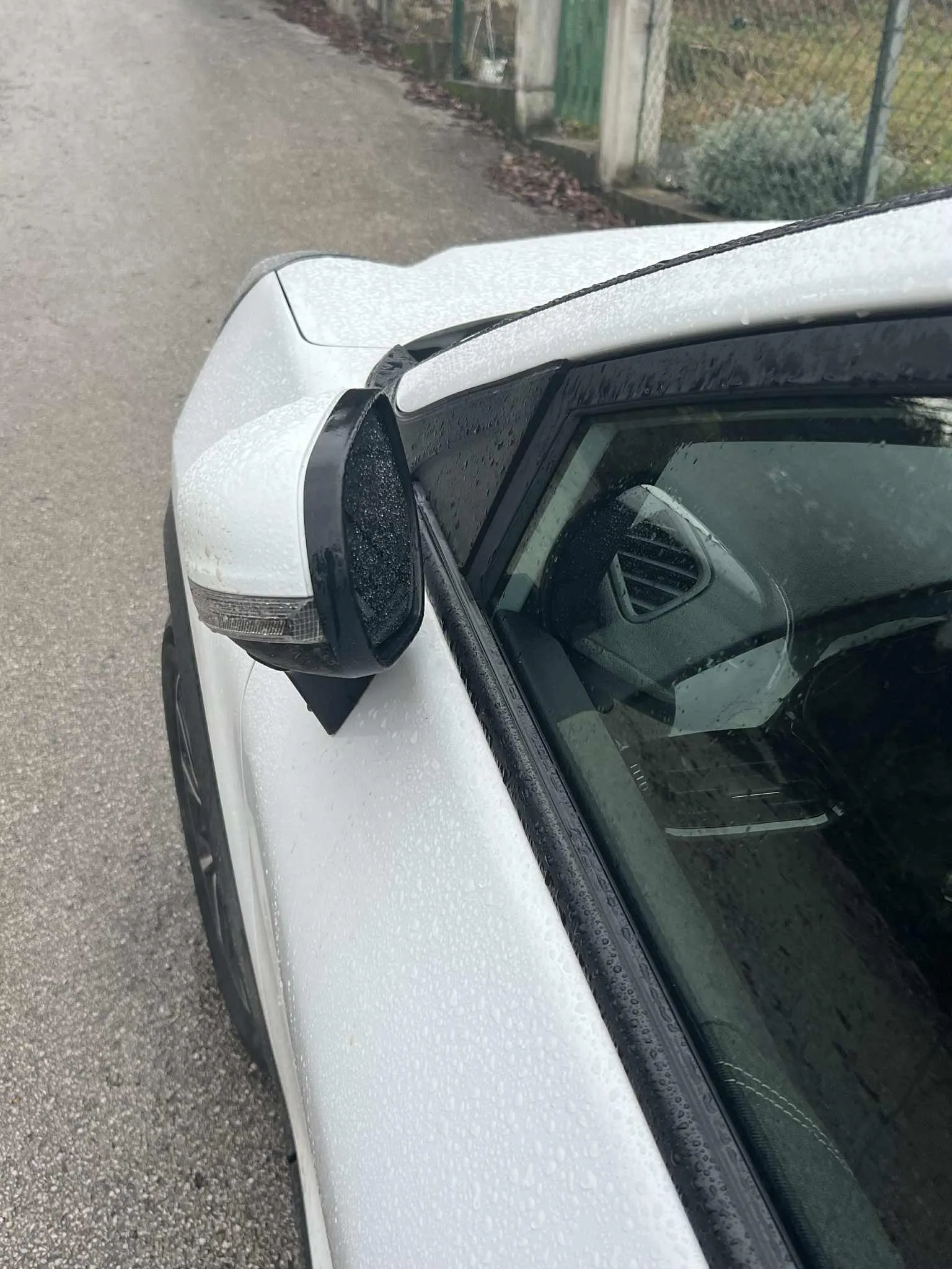 ford puma 1.0 mhev frozen white 125ks - slika 4