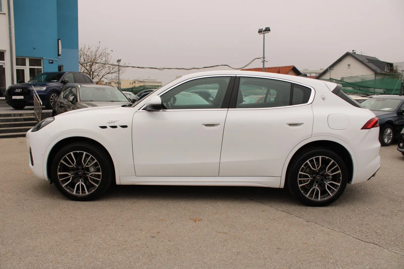 maserati grecale gt q4 automatik *panorama, led, kamera* - slika 8