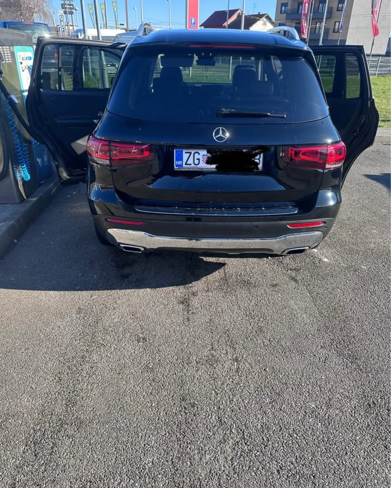 mercedes glb 180d, 2020 godina, registriran do 2/2027 - slika 2