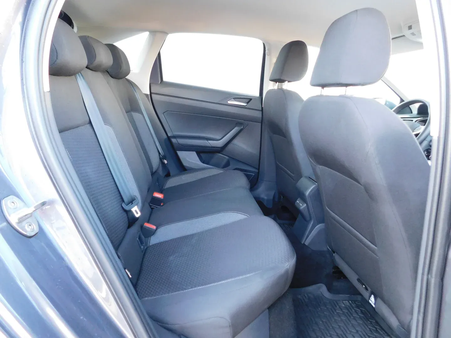 10897 volkswagen taigo 1.0 tsi life - slika 13