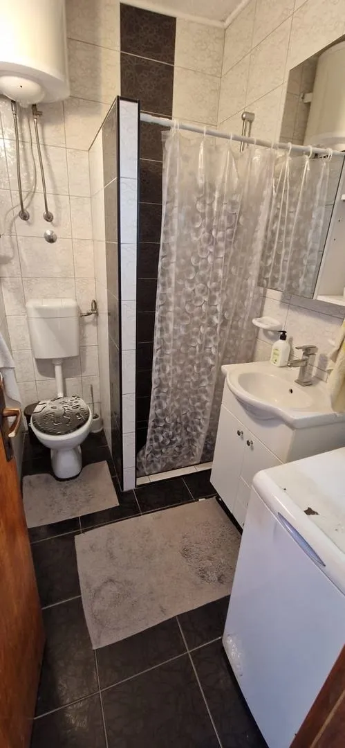 vir, kuća s 2 apartmana(148m2), 150 metara do plaže (prodaja) - slika 16