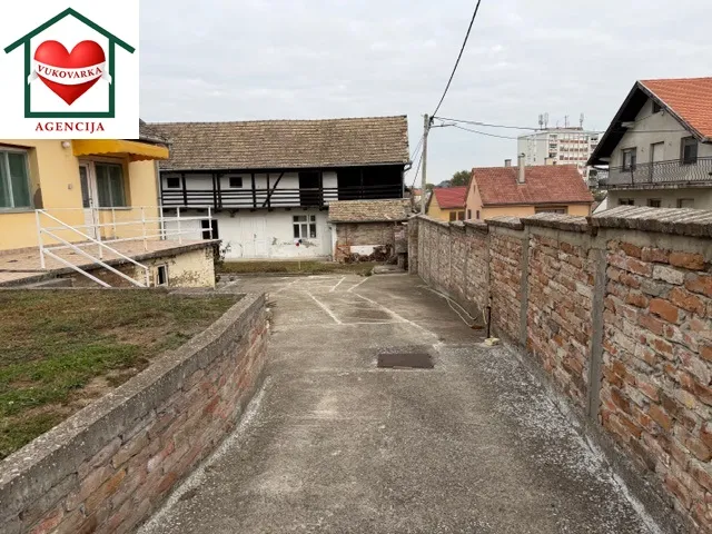 izuzetna nekretnina s povješću čardak usred grada 2 kuće - slika 5