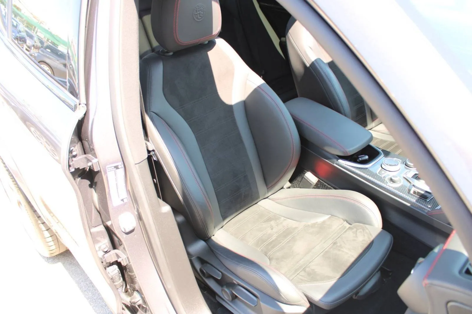 alfa romeo stelvio 2.9 v6 q4 quadrifoglio *panorama, harman kardon, ka - slika 13