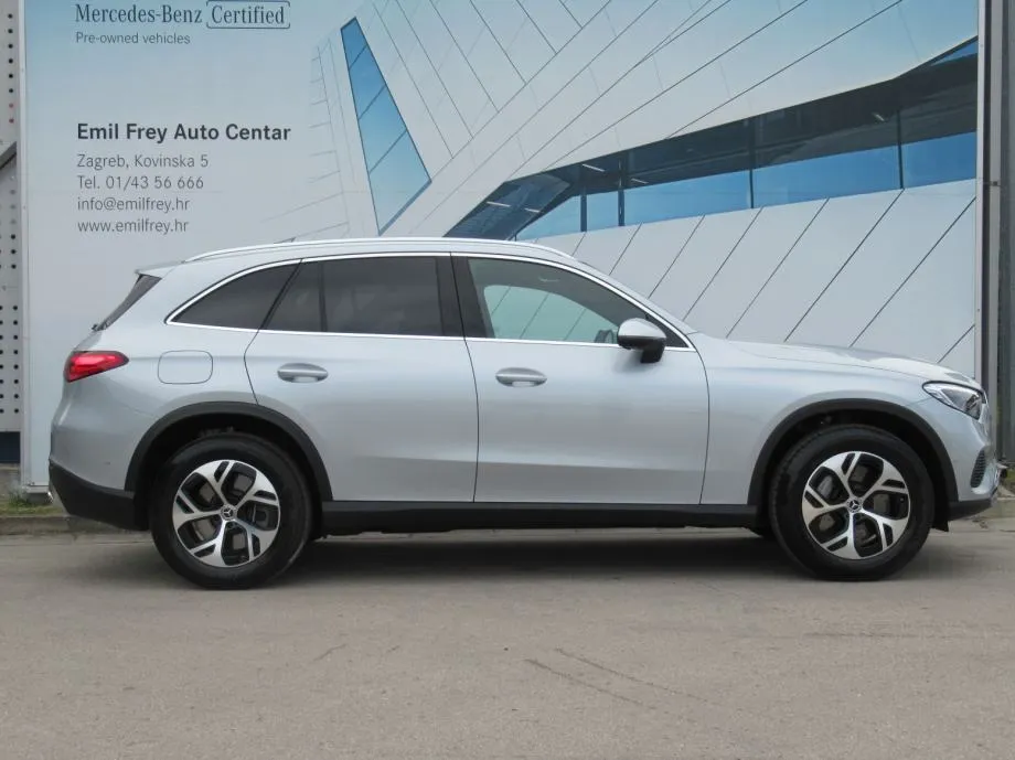 mercedes-benz glc 300 de 4m avantgarde/panorama/head-up/kuka/dc - slika 5