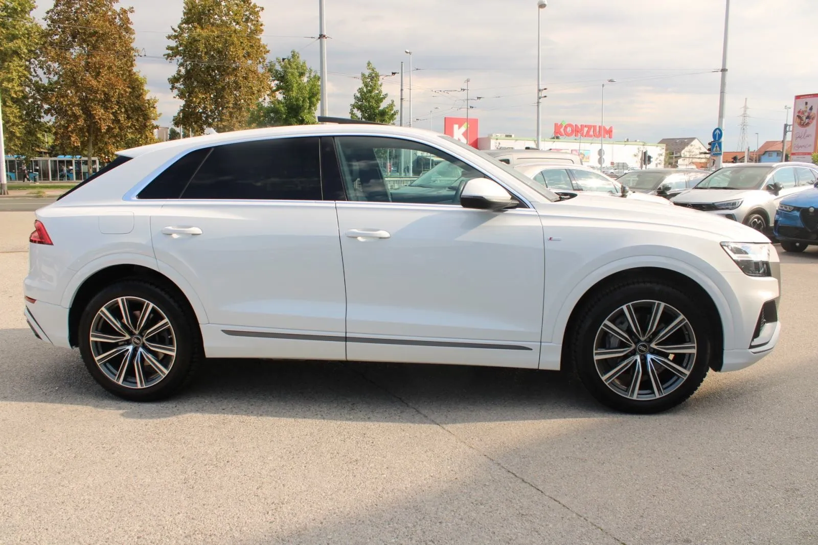 audi q8 50 tdi quattro s-line automatik *panorama, virtual, kamera* - slika 4
