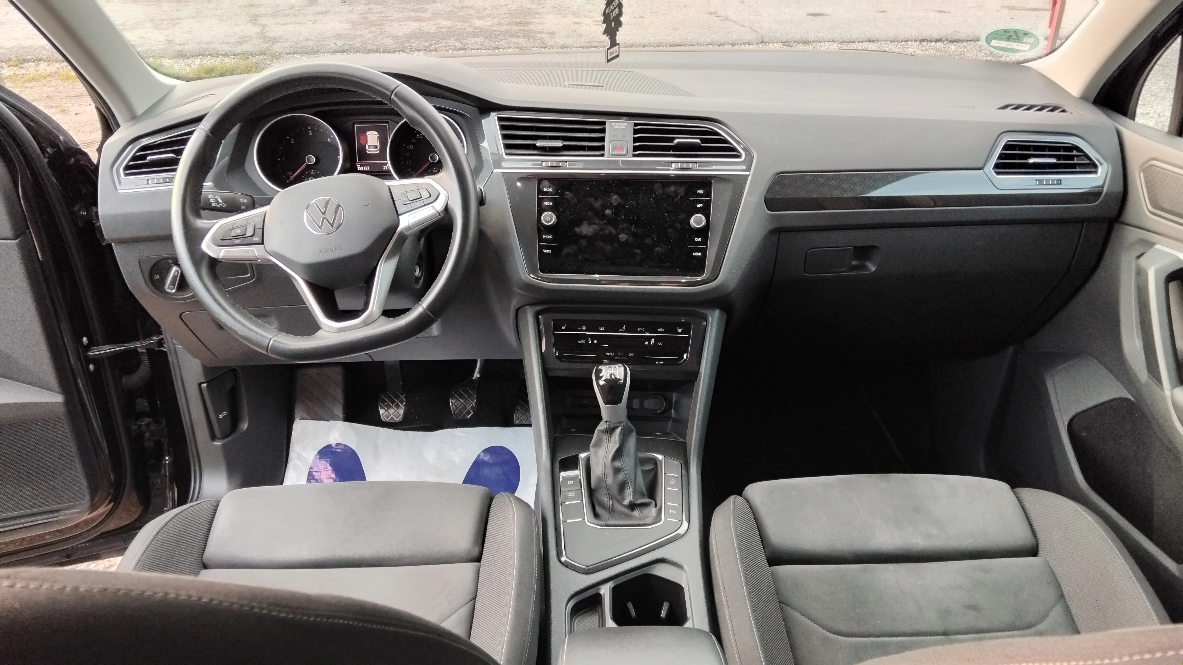 vw tiguan 2,0tdi highline oprema 2022god. - slika 10