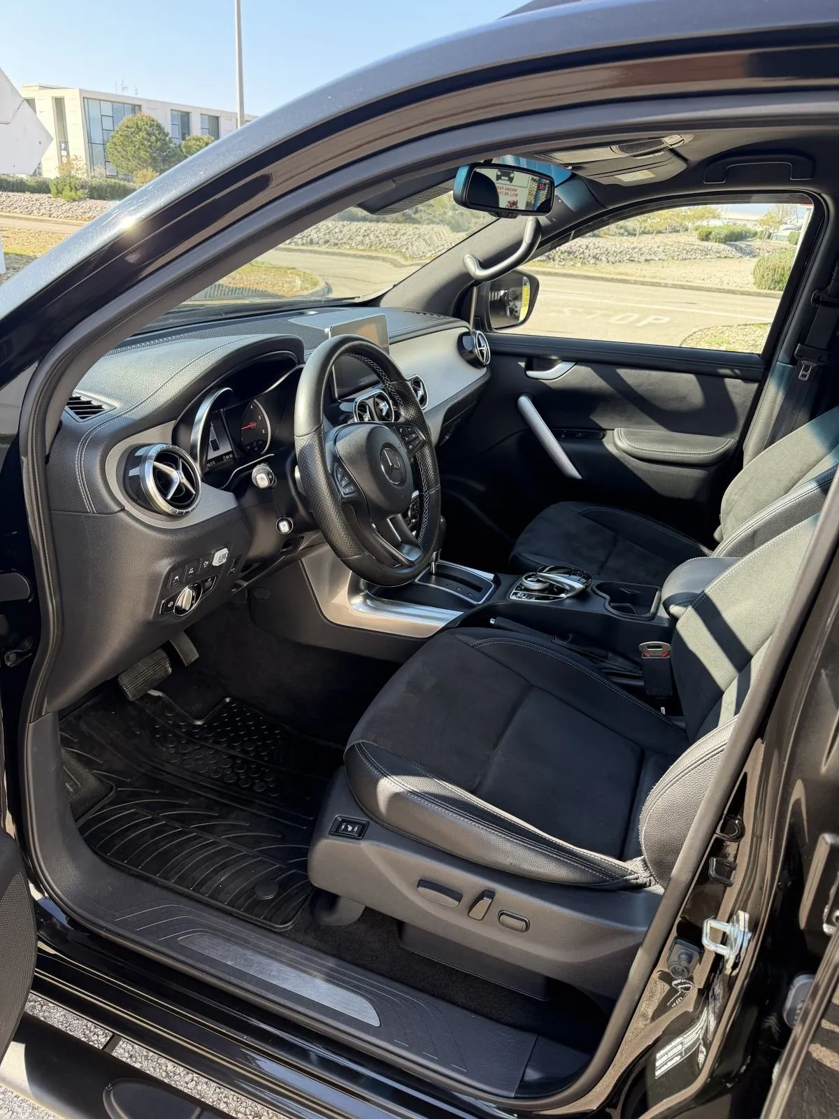 mercedes-benz x-klasa 350d automatik - slika 14