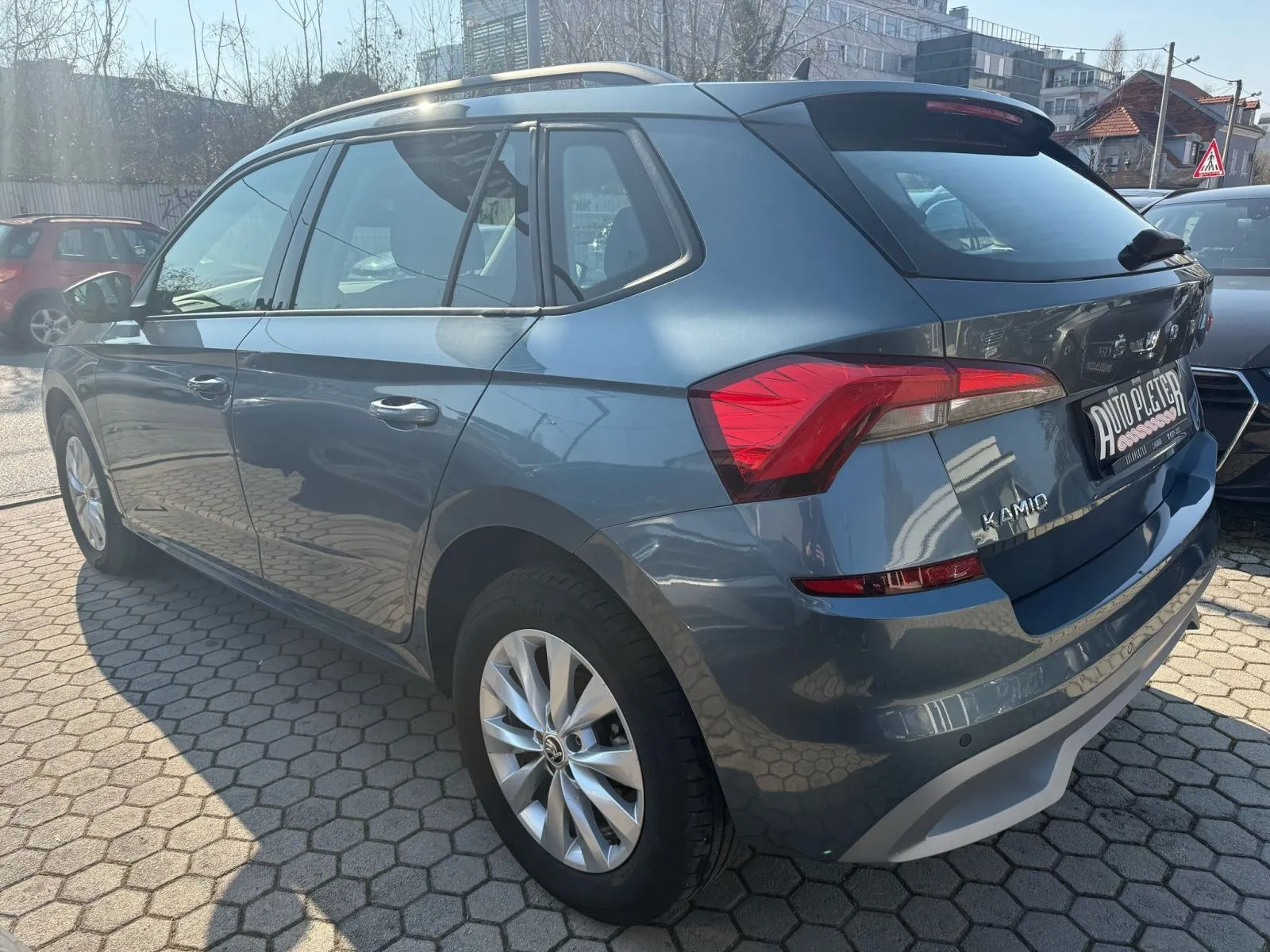 škoda kamiq 1,0 tsi, pdc, navi, tempomat, 4x garancija!!! - slika 3