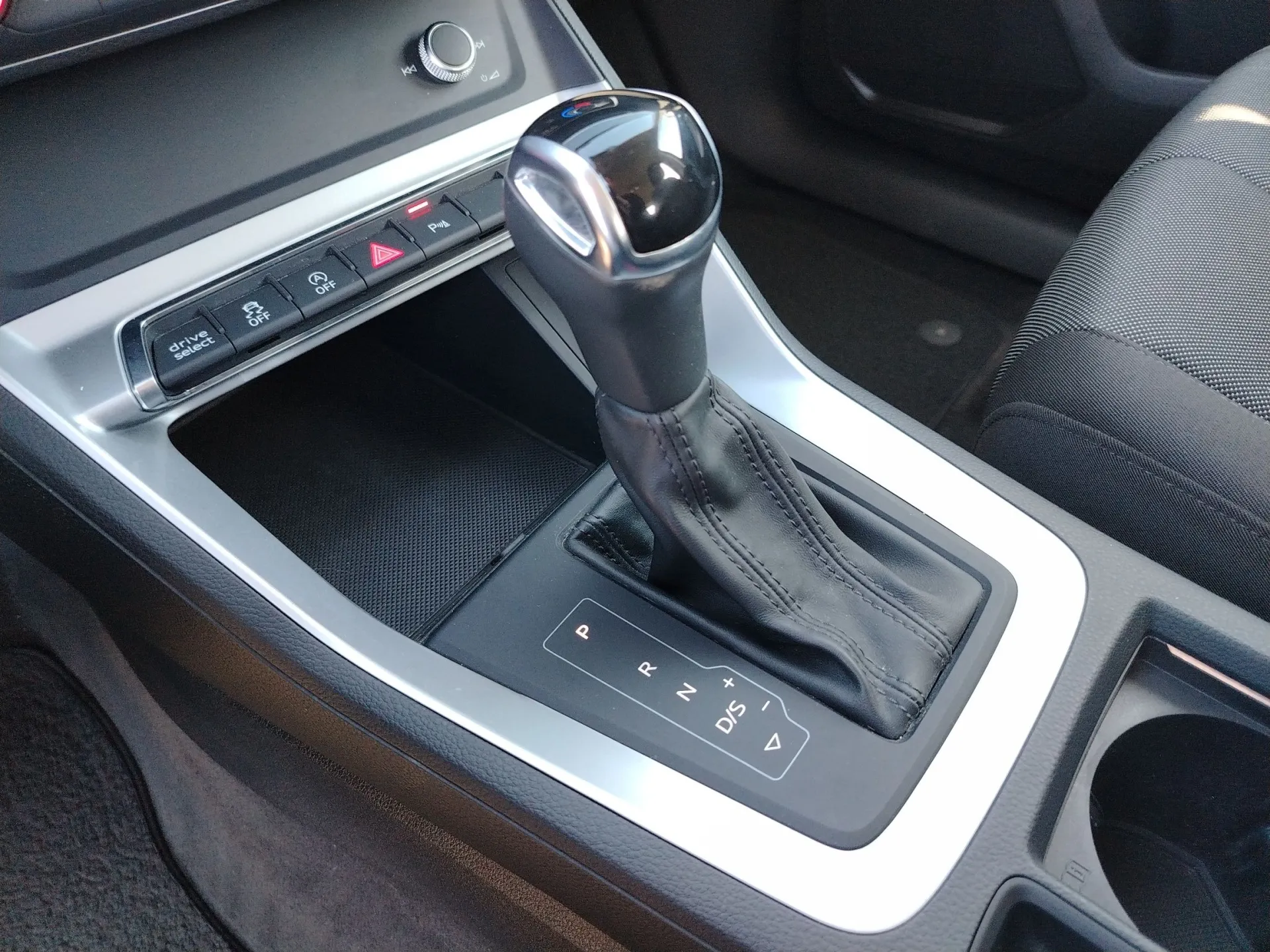 audi q3 35 tdi s tronic - slika 13