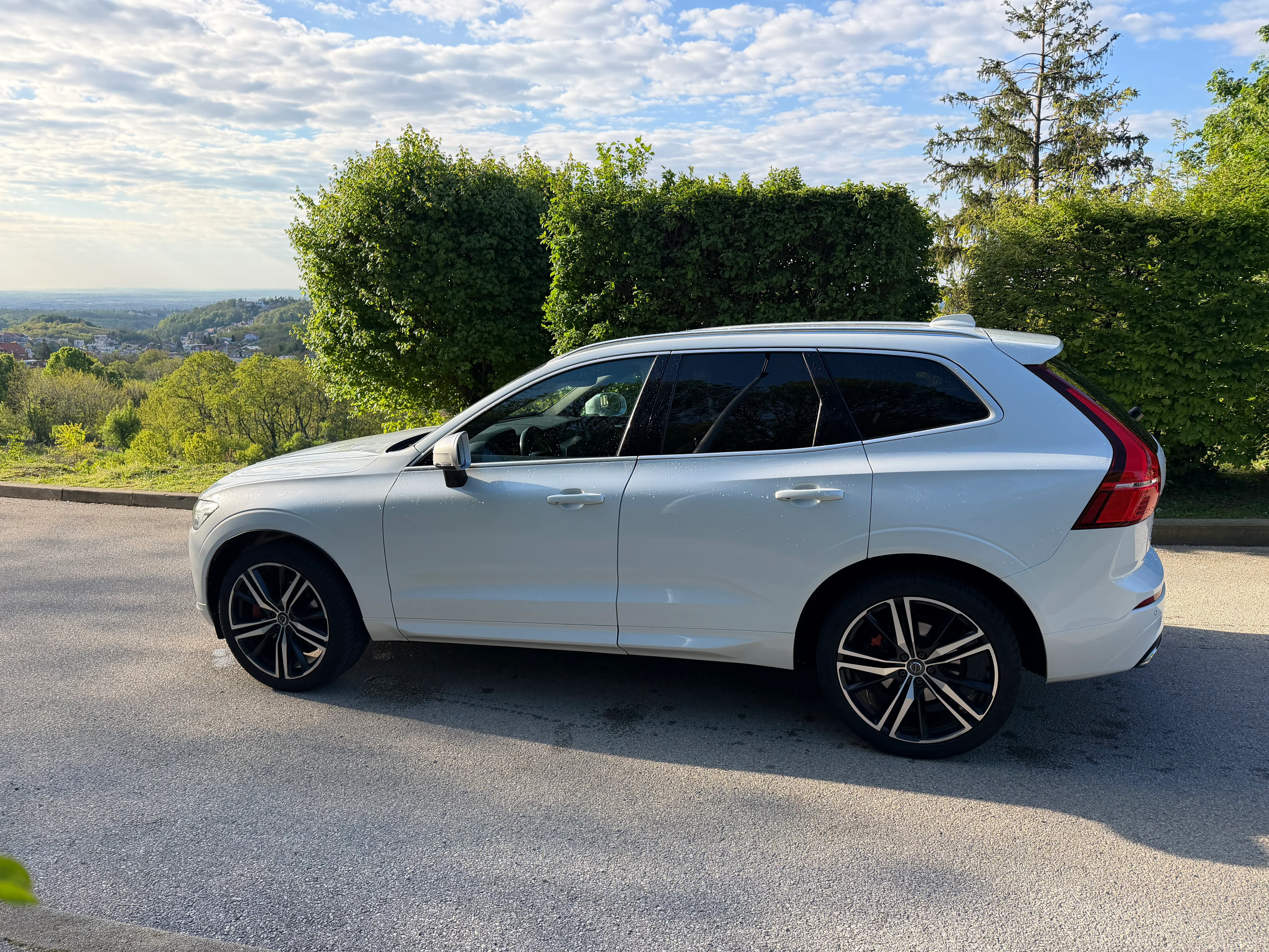 volvo xc60 r design awd d4 automatik - slika 7