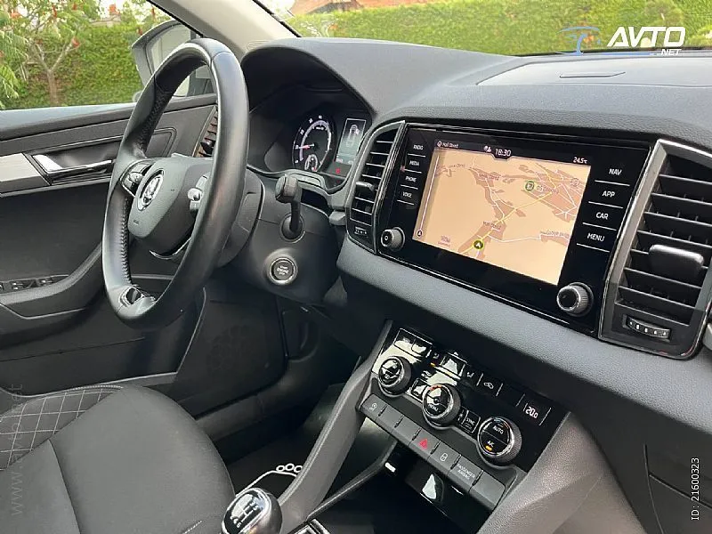 škoda karoq selection 1.5 tsi -1 vlasnik-alu-navi-led-cam - slika 10
