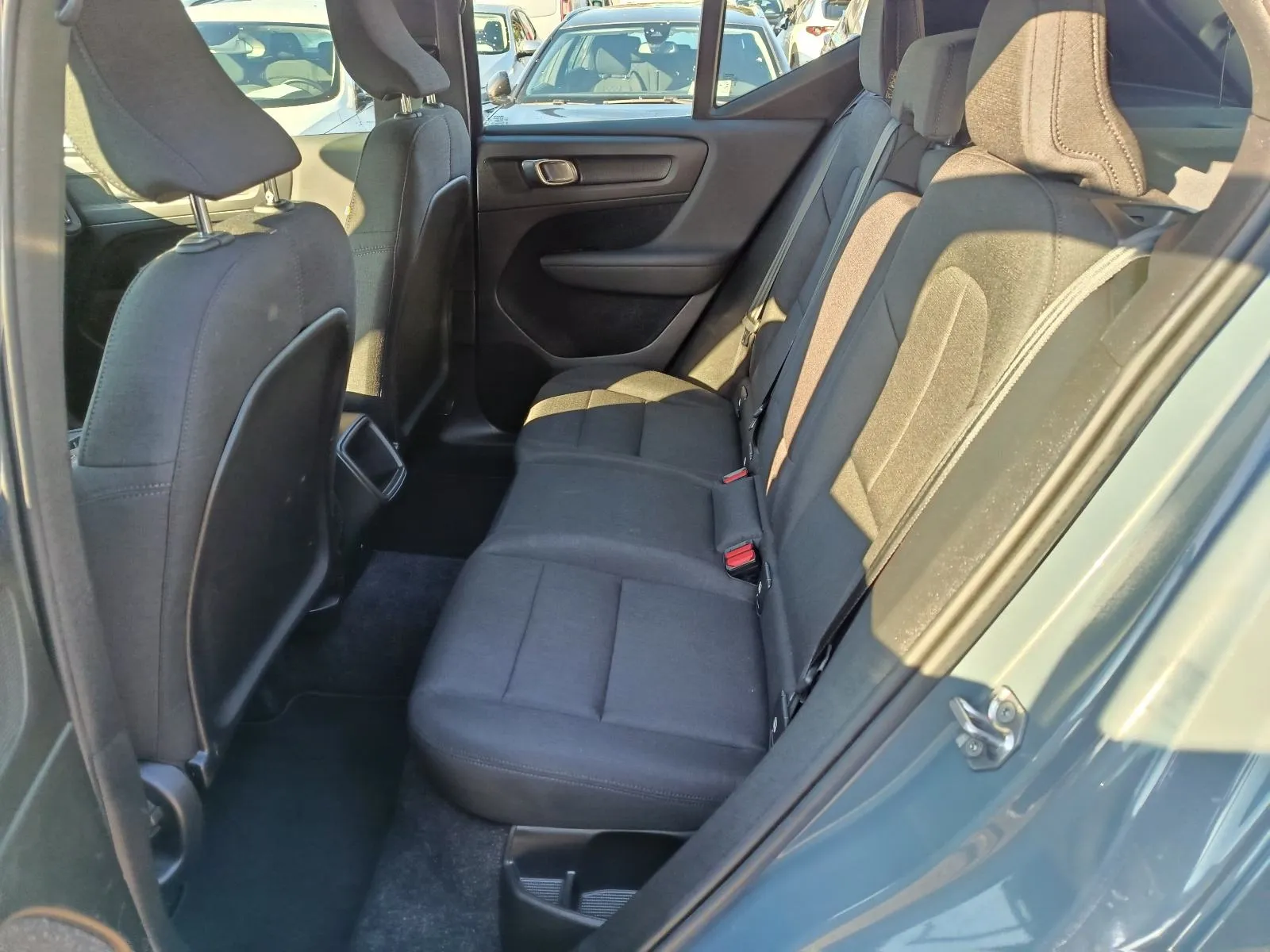 volvo xc40 d3 ,jamstvo do 2 godine,vozilo u sustavu pdv-a - slika 2