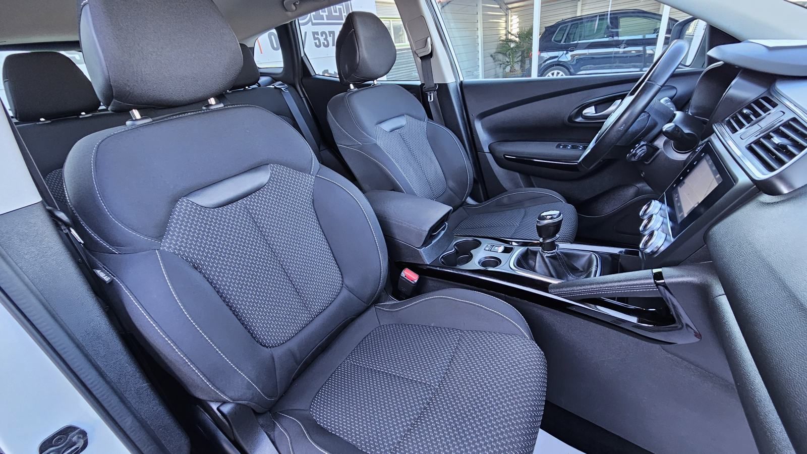 renault kadjar 1.5 dci,navigacija,led,tempomat,alu 17,pdc,abs,odličan - slika 13