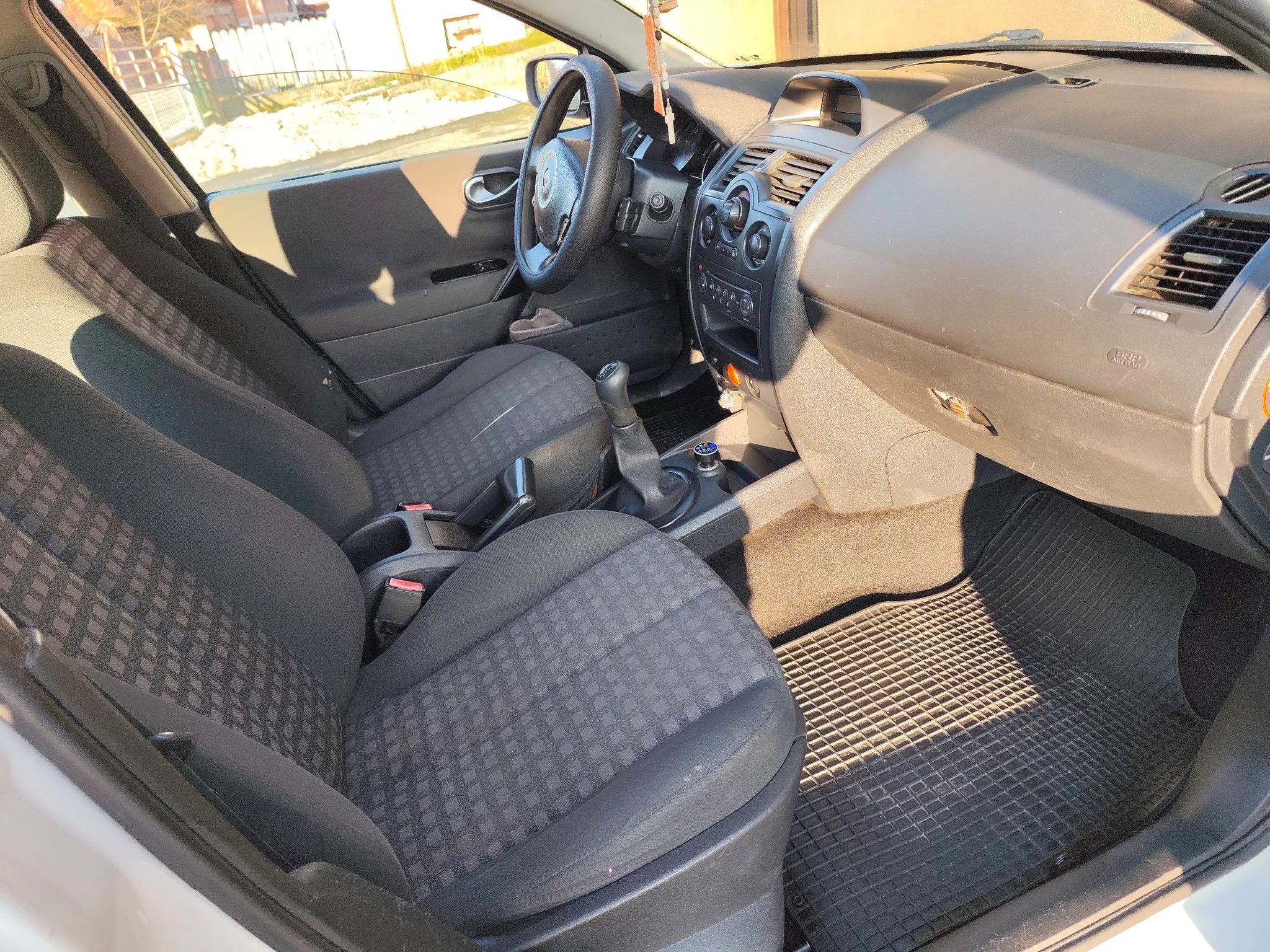megane grandtour 1,5 dci - slika 10