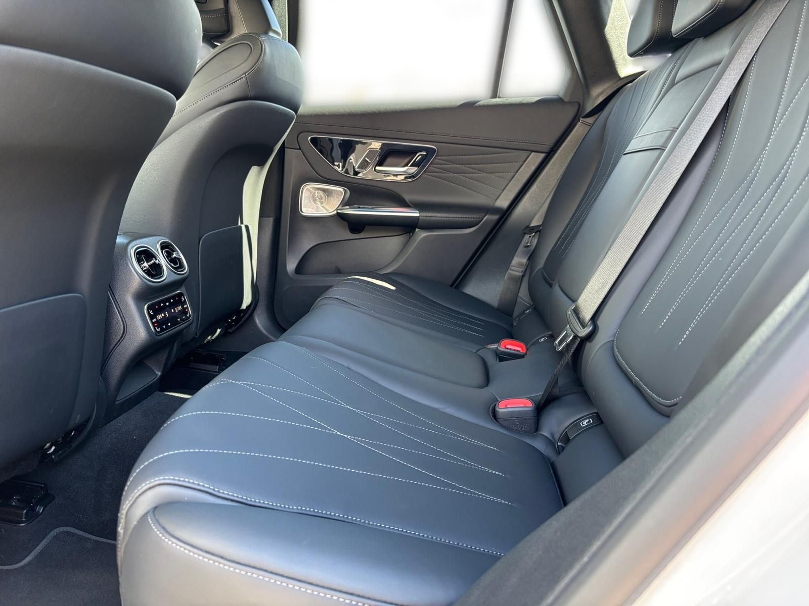 mercedes-benz glc 220 d amg 4-matic - slika 11