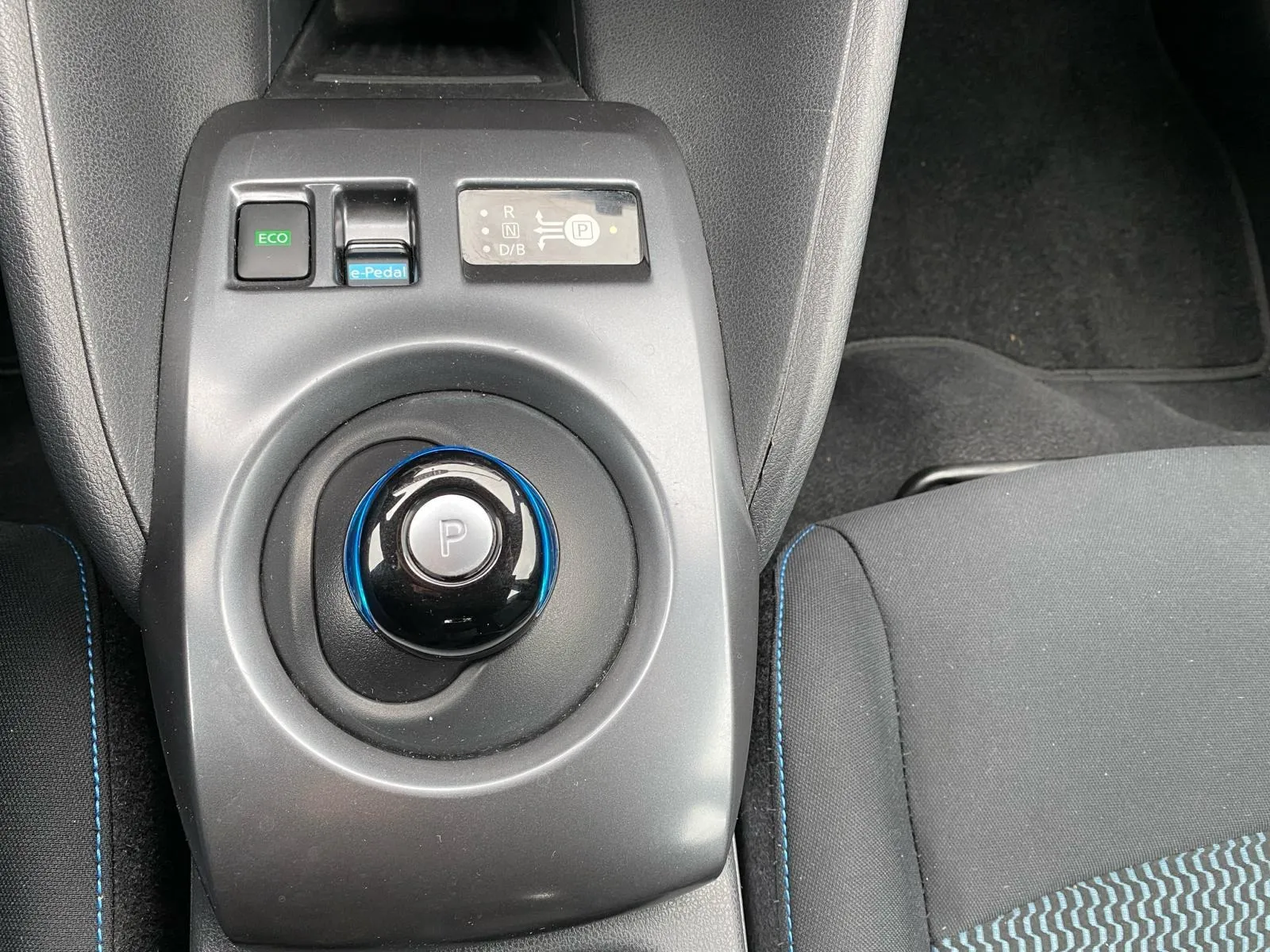 nissan leaf 40 kwh automatik, navi, kamera, 4x garancija!!! - slika 12