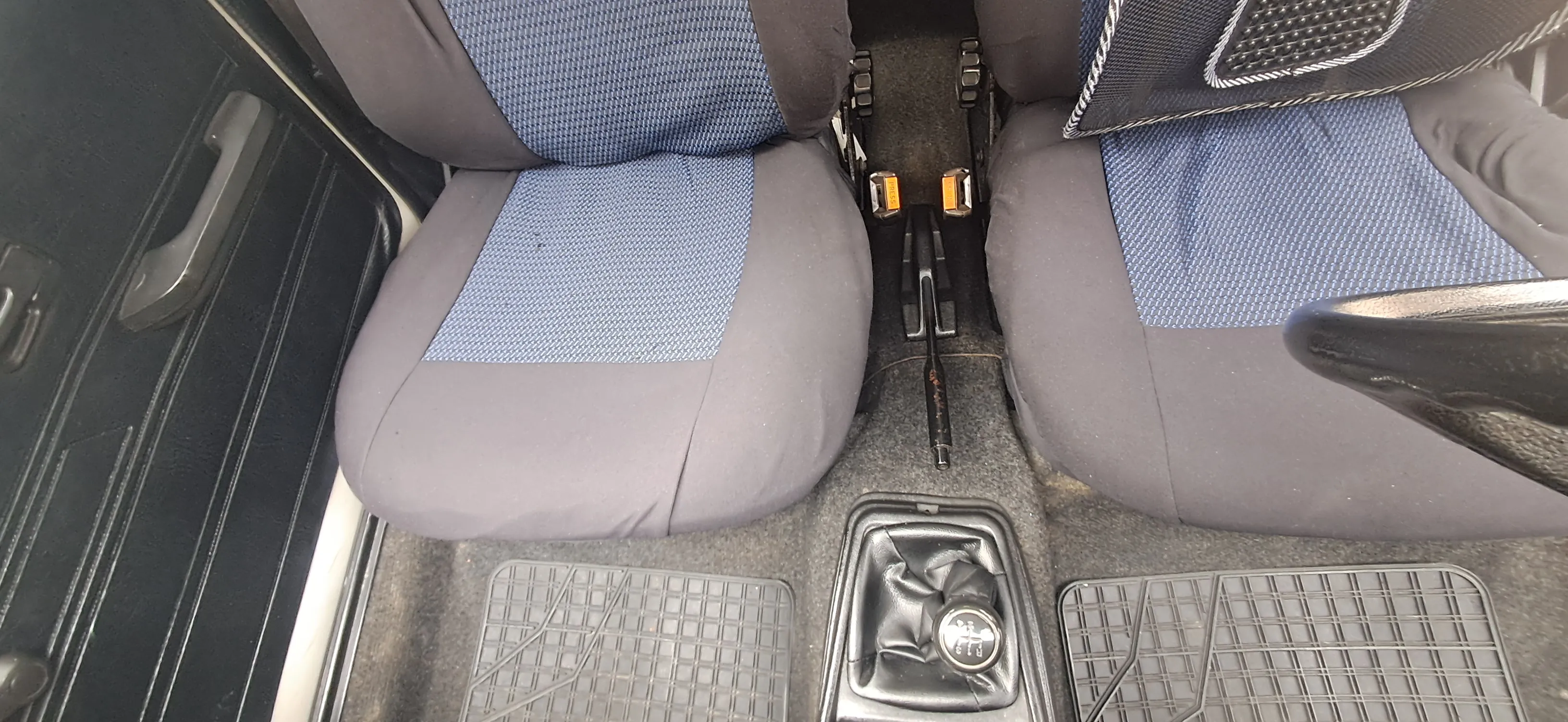 golf i d, 1.6, 40 kw, tas, 236.600 km, 2. vl., oldtimer, reg. 5/2026 - slika 20