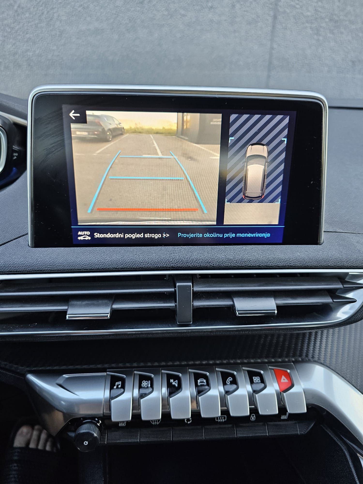 peugeot 3008 1,2 , 164000 km 2017g. - slika 7