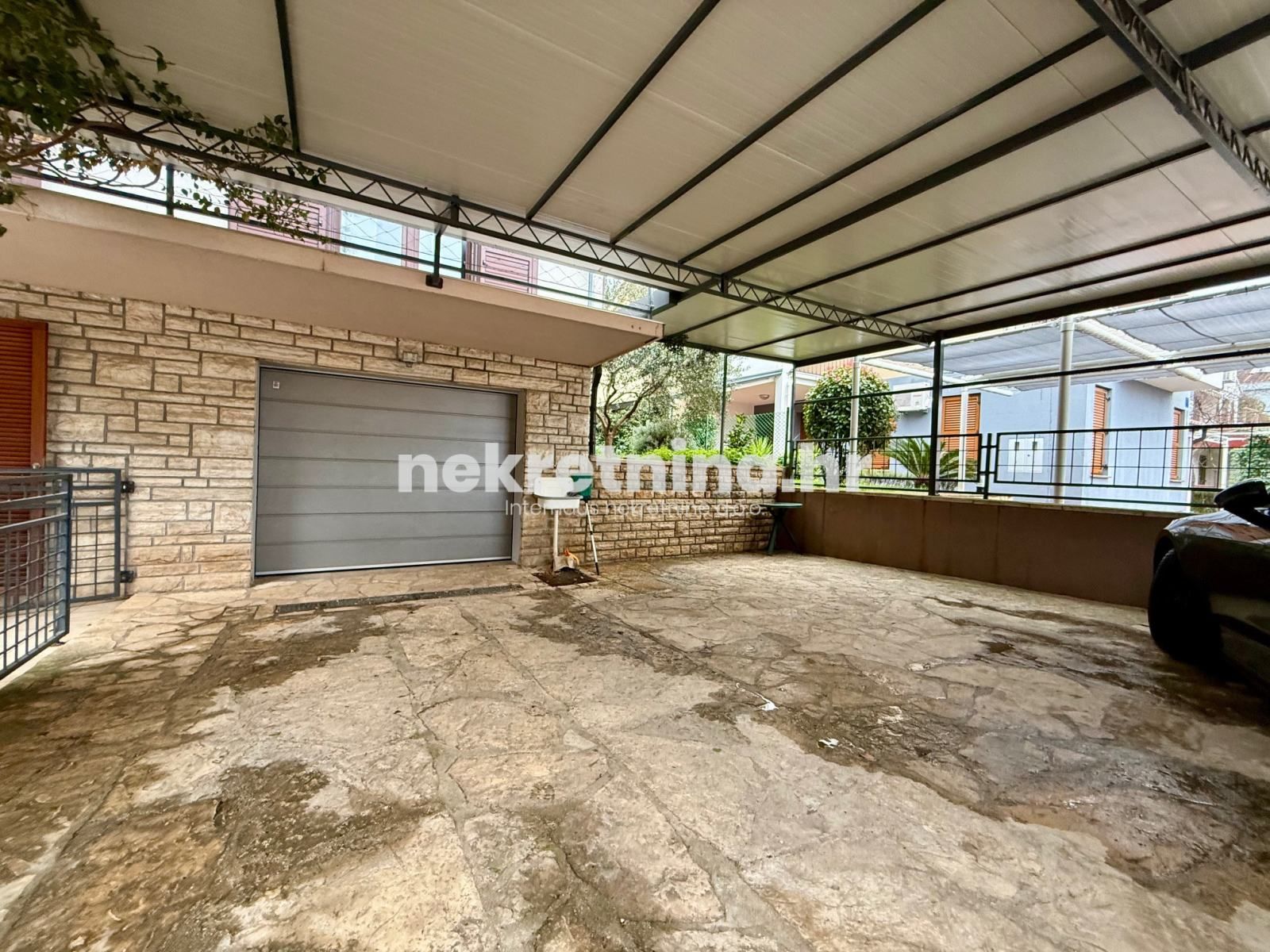 prodaja – kuća – sv. filip i jakov – 405m2 – 4 apartmana - slika 3