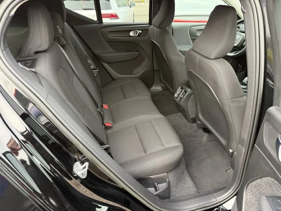 volvo xc40 b3 automatik °virtual°navi°led°kamera°leasing bez učešća° - slika 18