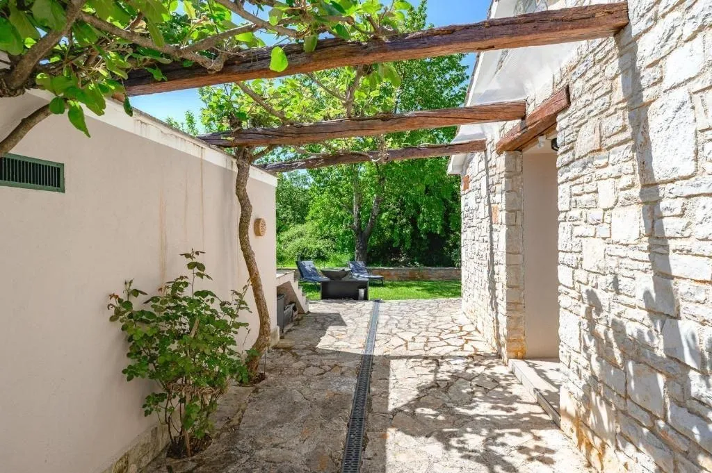 kaštelir-šarmantna prizemnica sa garažom na prodaji (prodaja) - slika 17