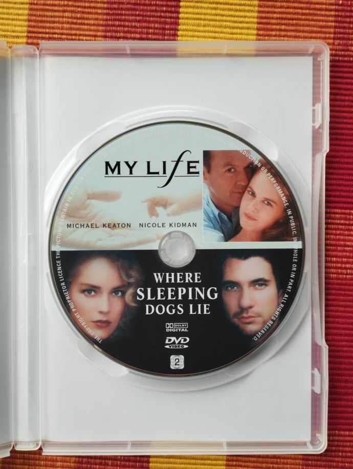 moj život /lažljivi psi (my life, where sleeping dogs lie) dvd - slika 2