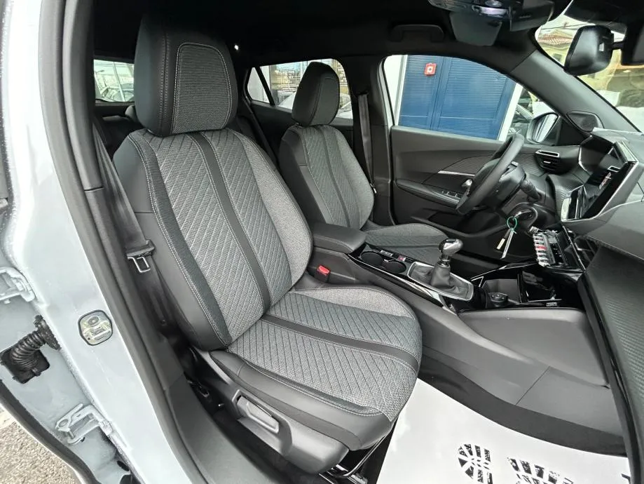 peugeot 2008 allure puretech 100 - isporuka odmah! - slika 9