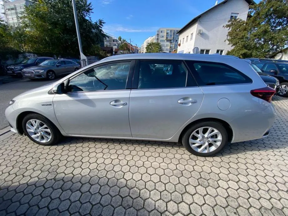 toyota auris touring 1,8 hybrid, navi, tempomat, 4x garancija!!! - slika 9