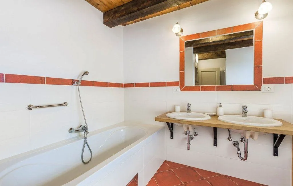 višnjan okolica-šarmantna kamena vila na rubu sela prodaje se - slika 16