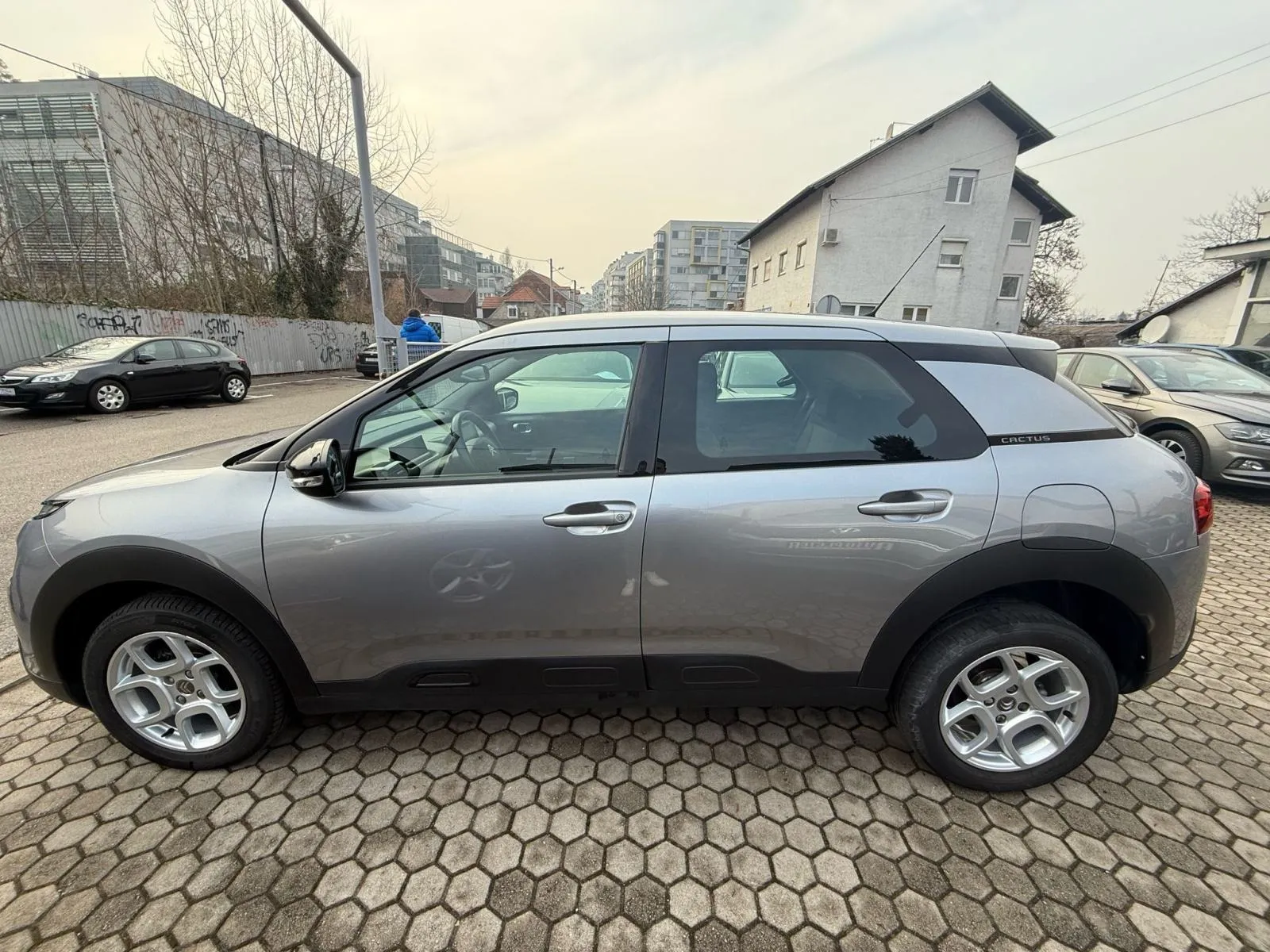 citroën c4 cactus 1,2 puretech, automatik, park senzori, 4x garancija! - slika 3