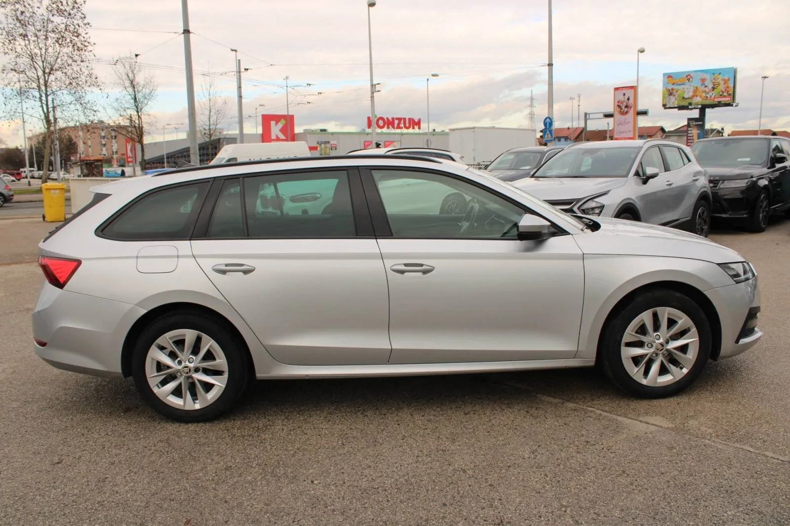 škoda octavia combi 2.0 tdi dsg 150ks *led, navigacija* - slika 4