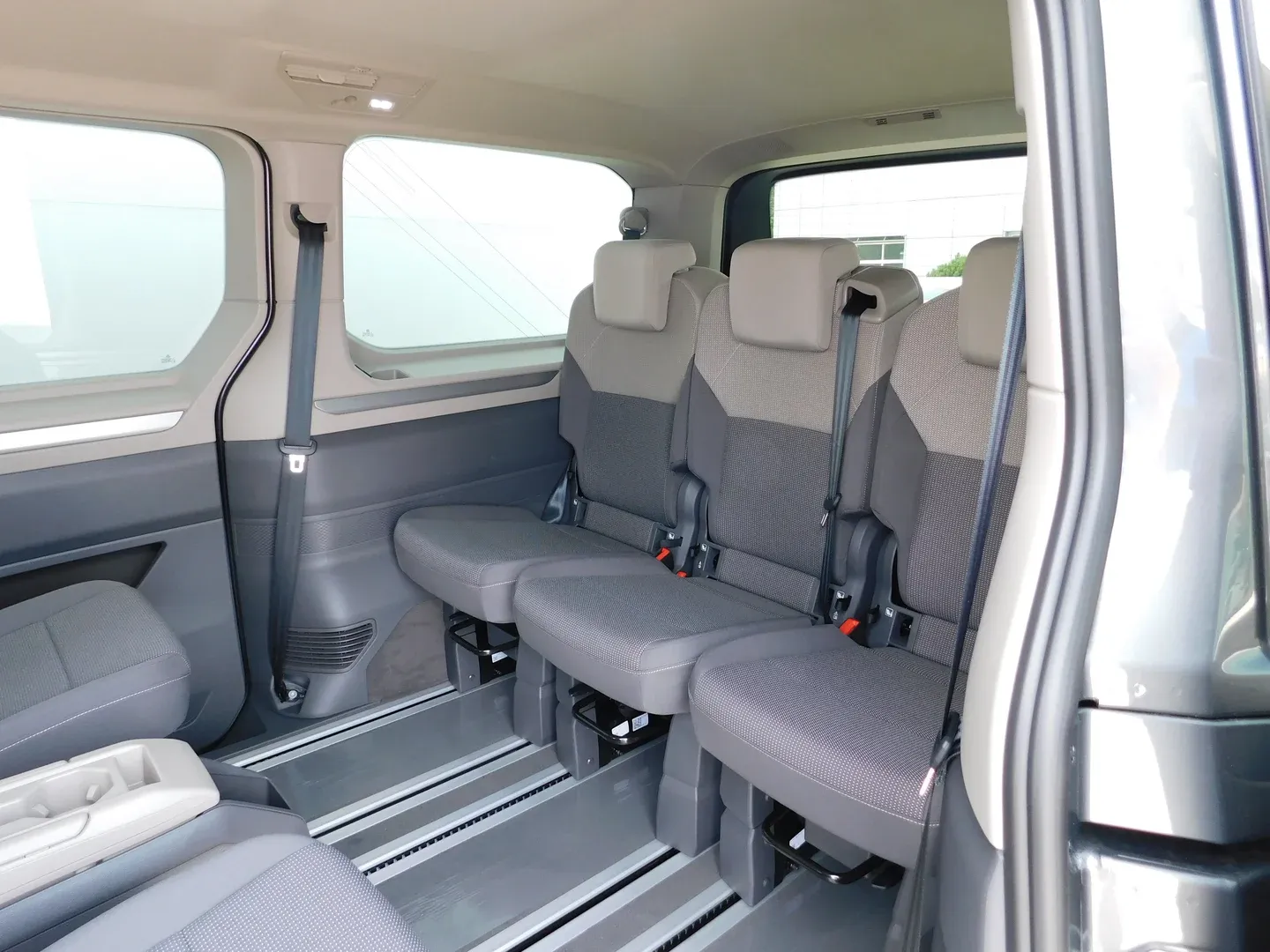 12846 vw multivan 4life l2 2.0 tdi dsg - slika 11