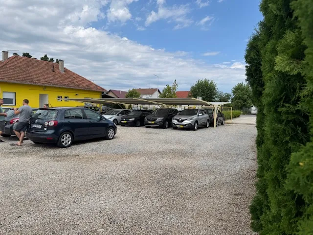 prilika za trgovce vozilima na državnoj cesti d2, pp 143m2 dvor 2394m2 - slika 16