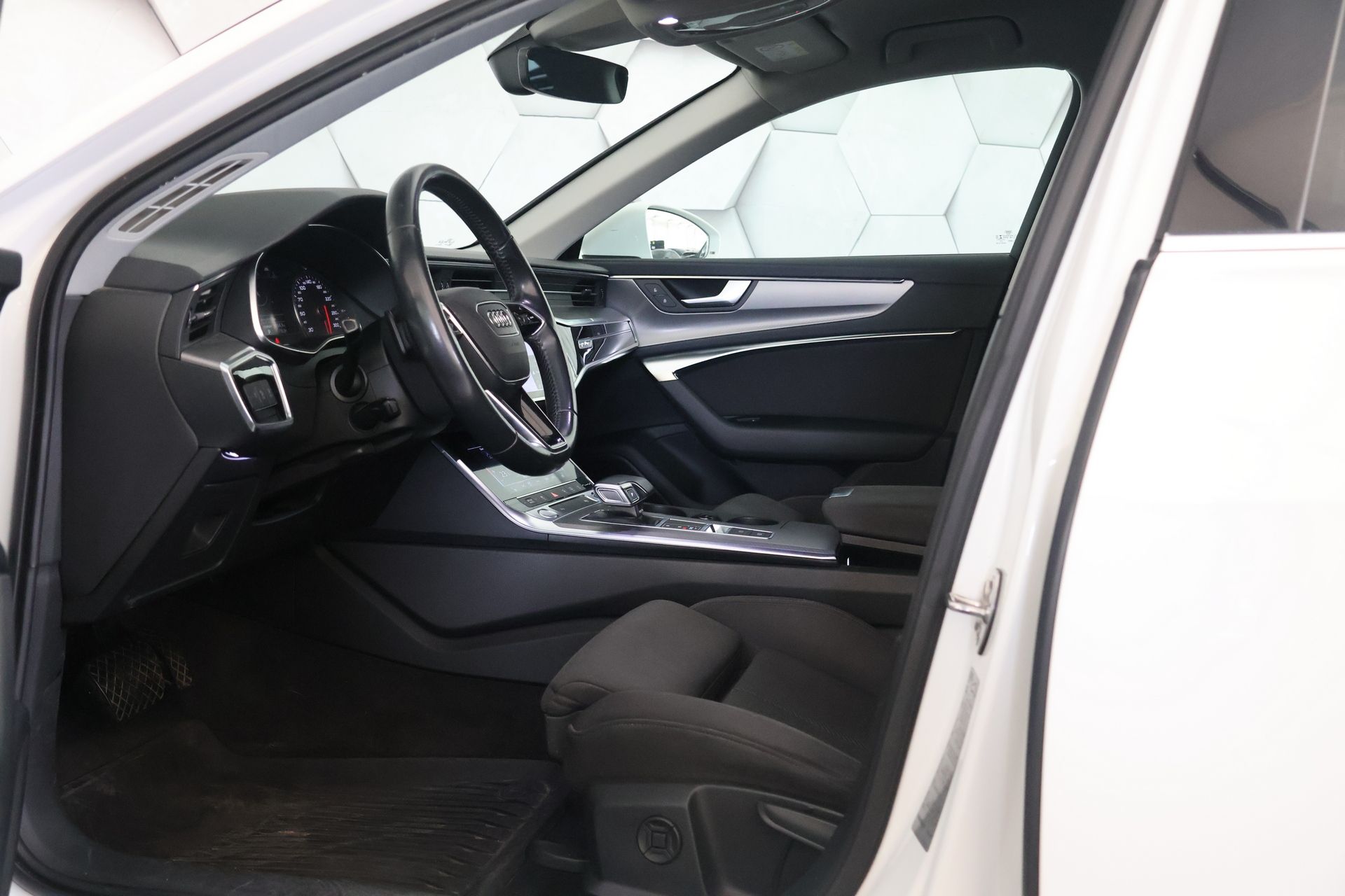 audi a6 avant 40tdi quattro s-tronic sport 204ks webasto kamera - slika 7
