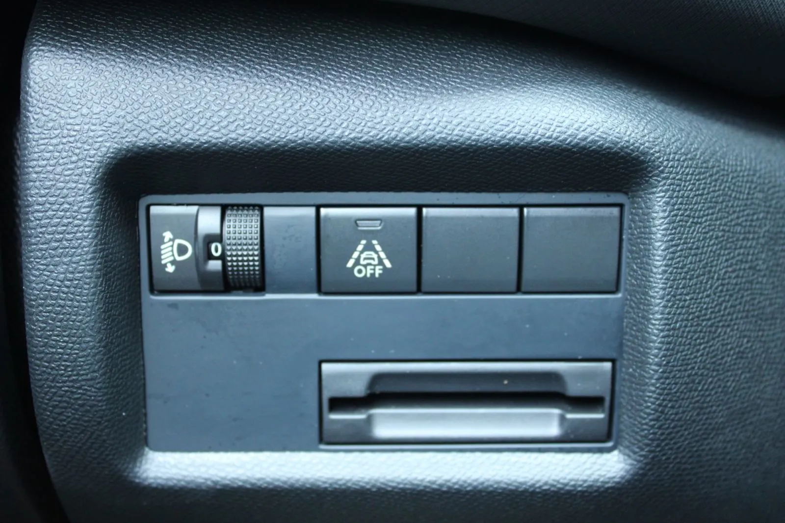 citroën c5 aircross 1.2 130 s&s automatik feel pack *led, kamera* - slika 14