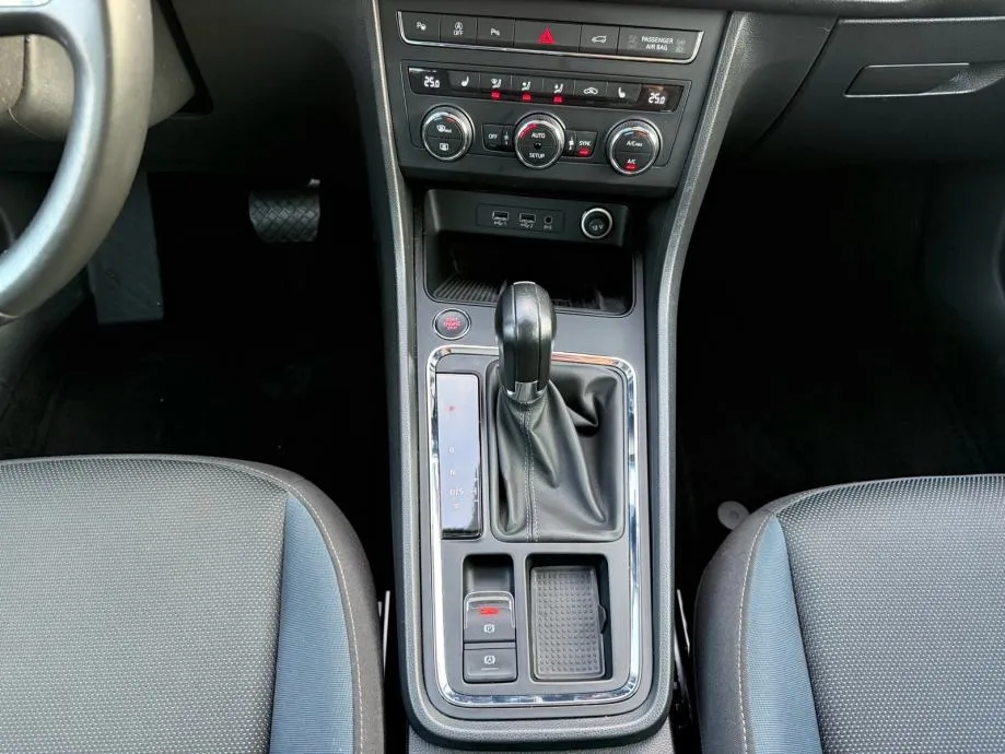 seat ateca 1,6 tdi dsg °virtual°navi°beats°kamera°leasing bez učešća° - slika 15