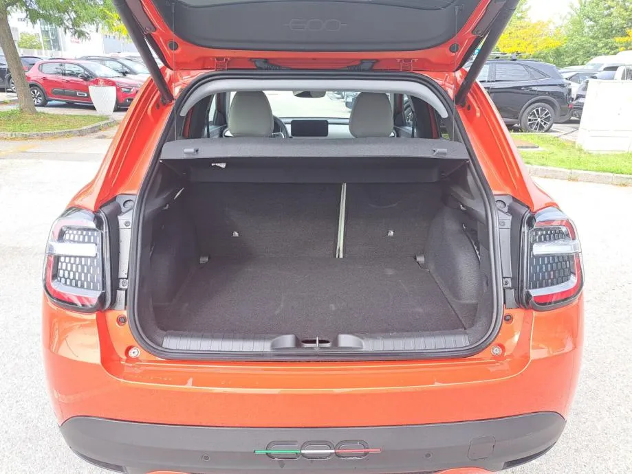 fiat 600 bev 54kwh - la prima automatik - slika 11