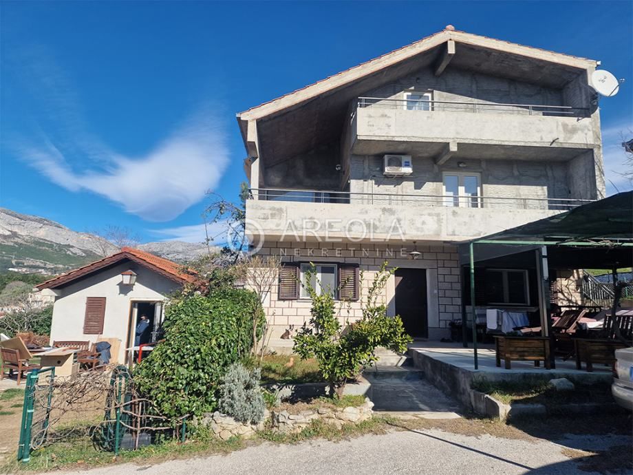 solin - kuća s 2 stana (dvoetažan trosoban + trosoban) + vrtna kućica - slika 3