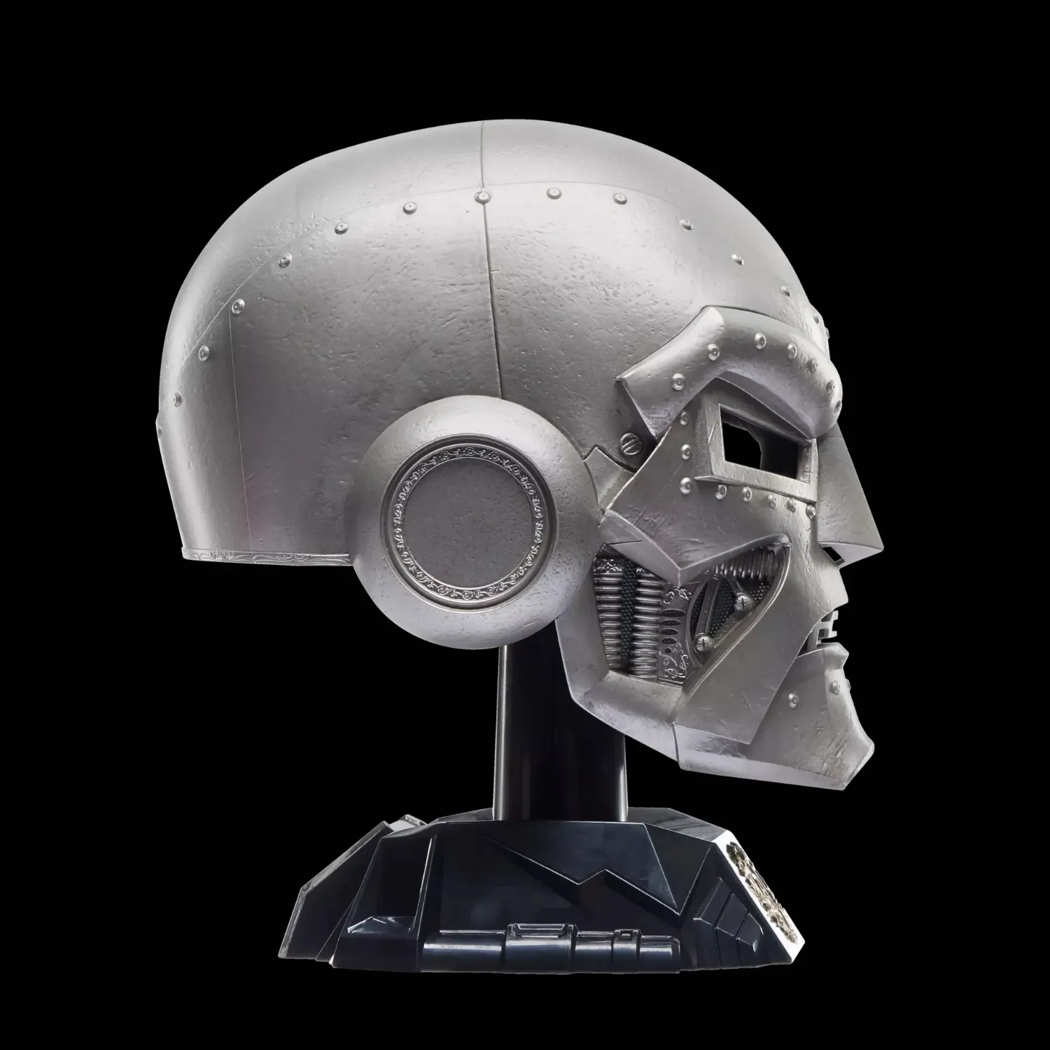 marvel legends series – doctor doom premium roleplay helmet - slika 13