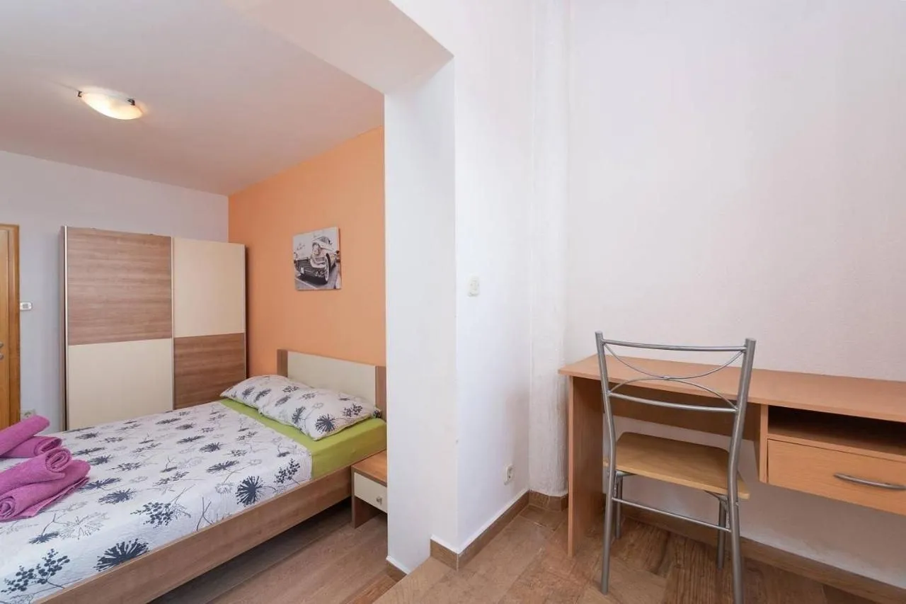 poreč okolica-apartmanska kuća na prodaji (prodaja) - slika 7