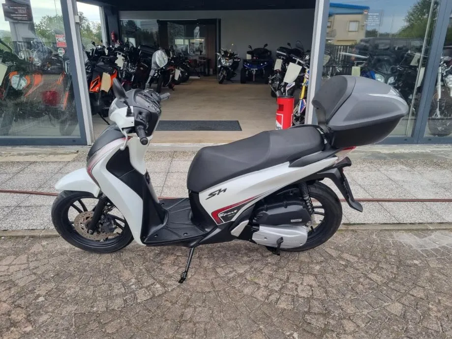 honda sh 150i abs, a2 kategorija, s garancijom, 2017 god. - slika 9