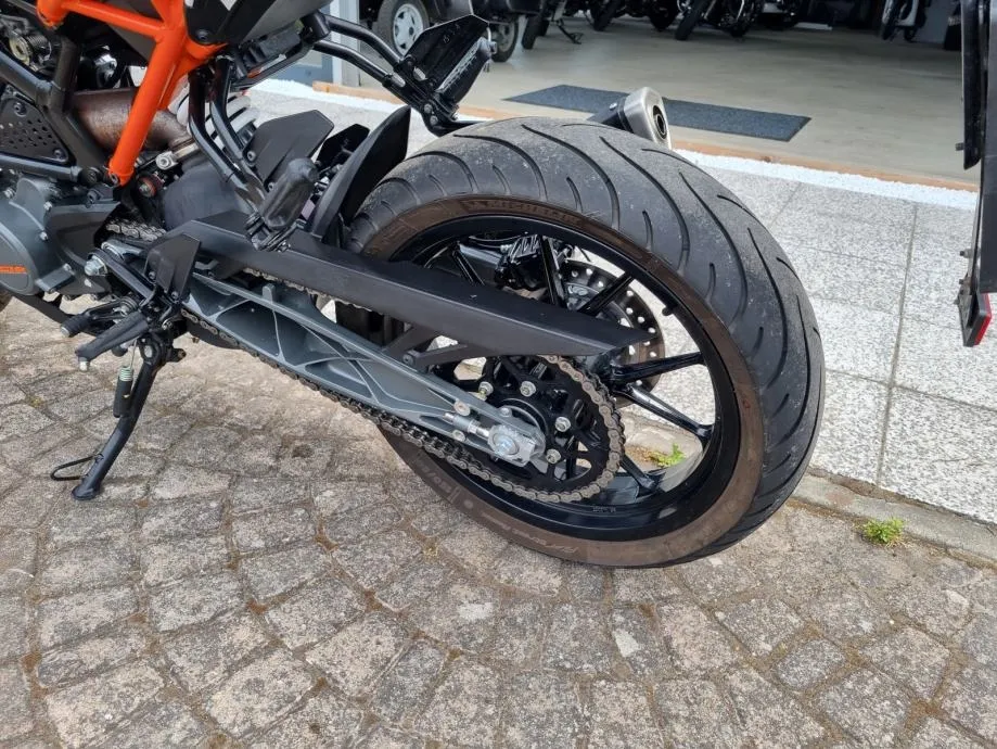ktm duke 125 abs, a1 kategorija, s garancijom, 2019 god. - slika 14