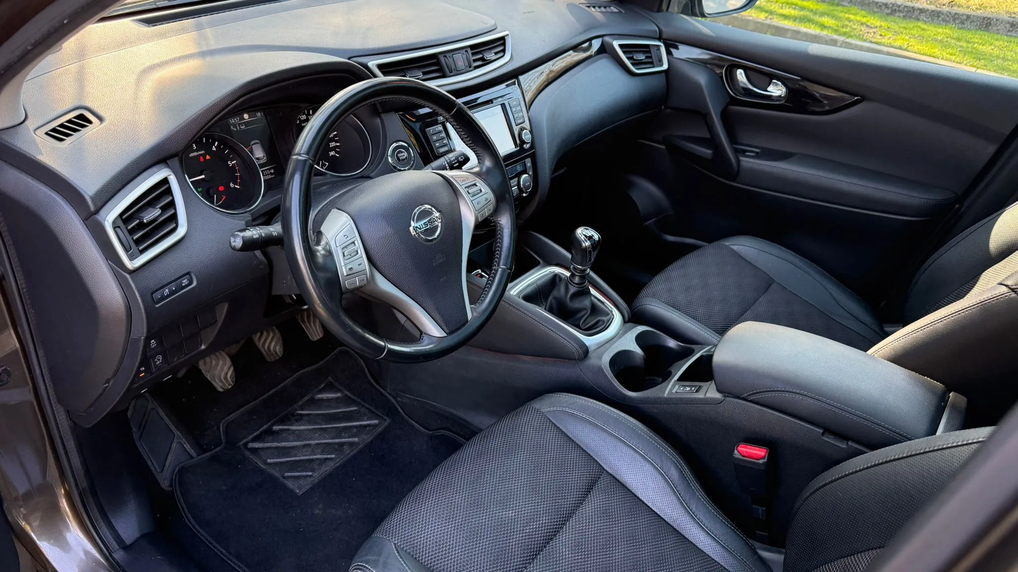 nissan qashqai 1,6 dci, tekna, panorama, top - slika 15