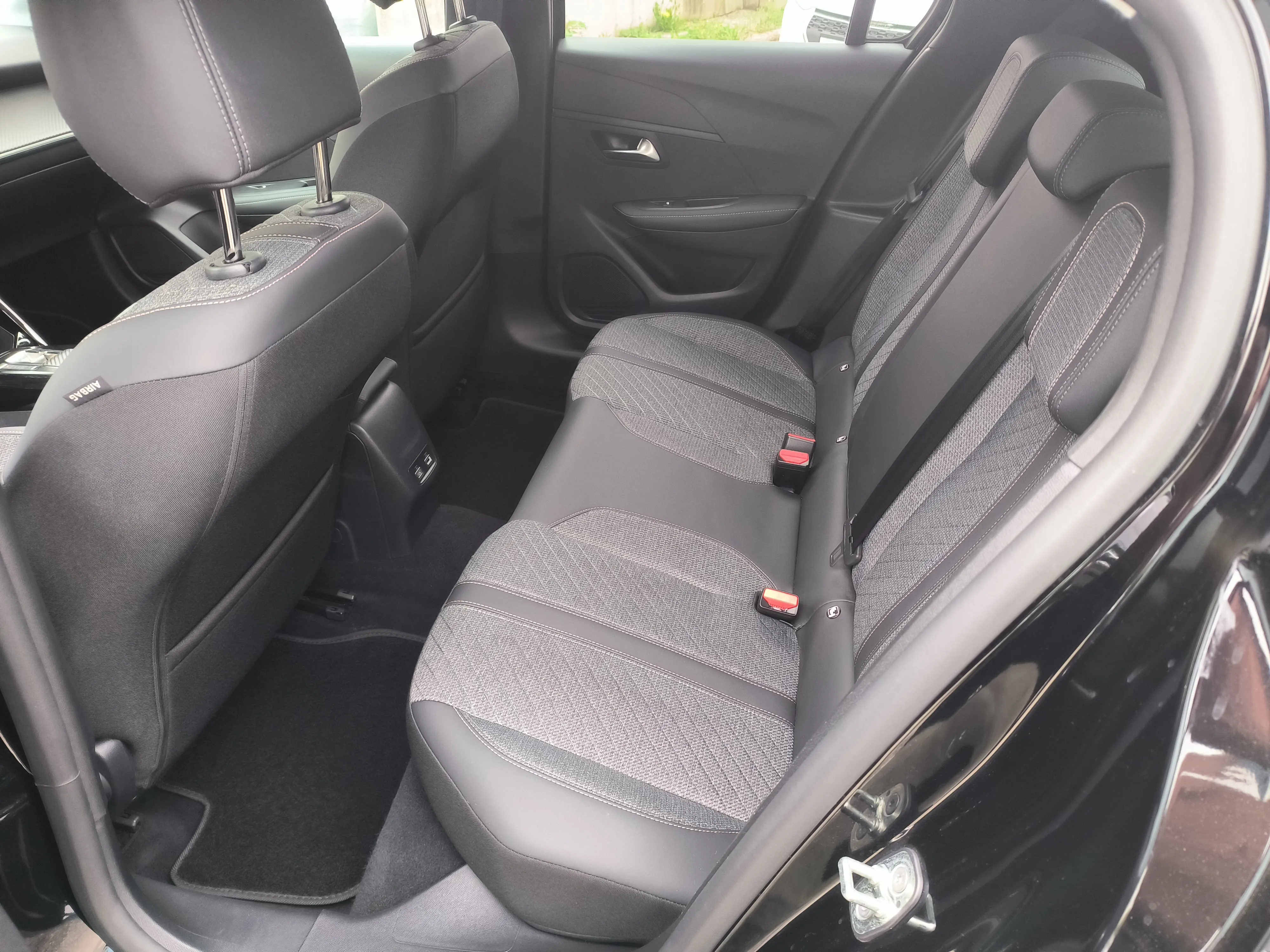 peugeot 208 1.2 allure, automatik, servisna, jamstvo, reg. 1 godinu - slika 14